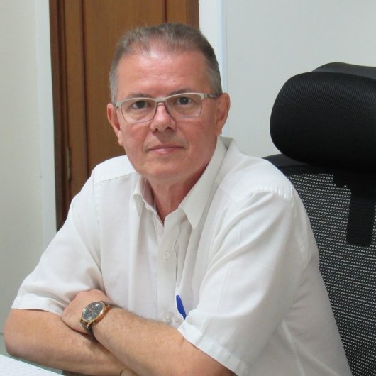 Dr. Carlos Eduardo Silva Araujo