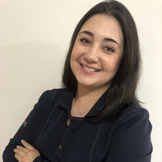Dra. Caroline Hirota