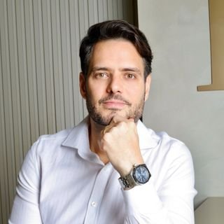 Dr. Patrick Colares