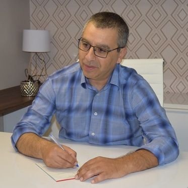 Dr. Hugo Noal