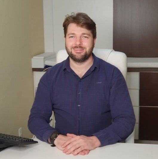 Dr. Fernando Endler Carvalho