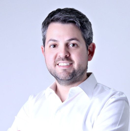 Dr. Tiago Carvalho