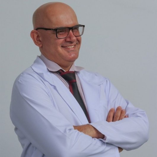 Dr. Roberto César Cândido Fernandes