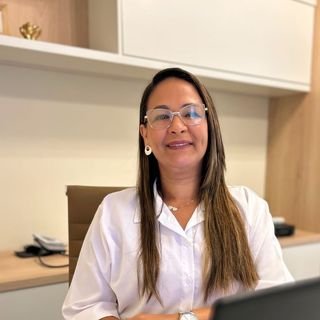 Dra. Edilaine Mendes