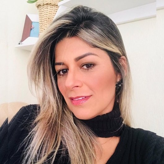 Dra. Fabricia Maia