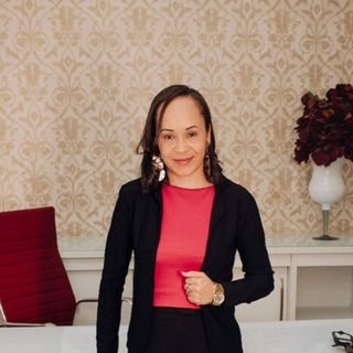 Dra. Emanuely Carneiro