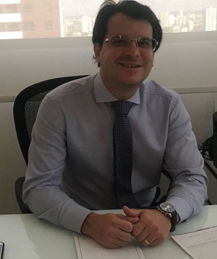 Dr. Arthur Lopes