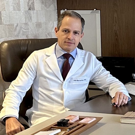 Dr. Julio Roberto Macedo Bernardes Jr