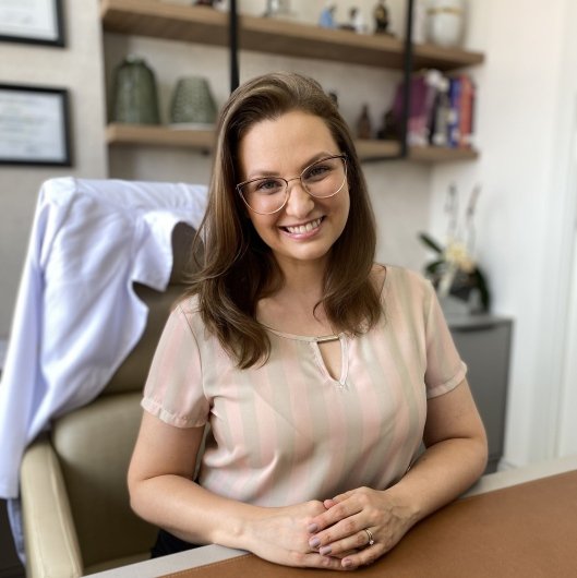 Dra. Camila Capelin