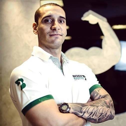 Dr. Gustavo Viena