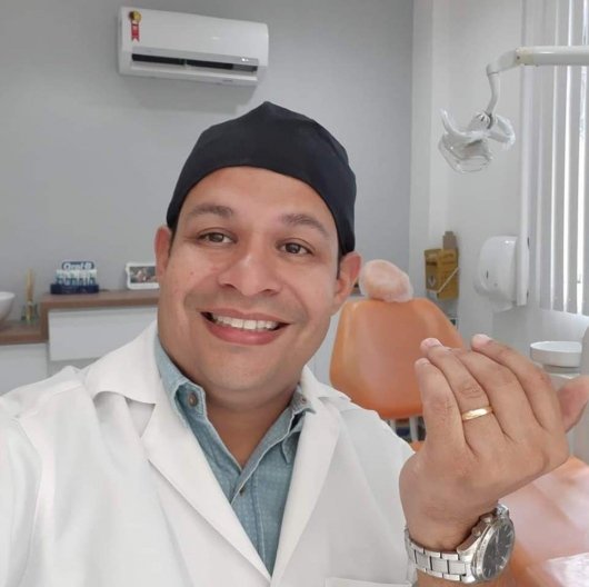 Dr. Marcelo De Omena