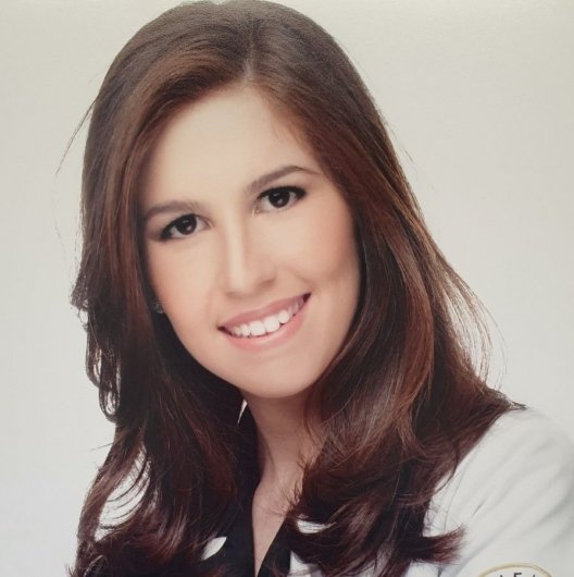 Dra. Camila Maia Valente