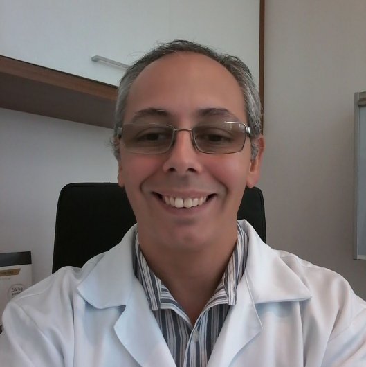 Dr. Caio Tramont