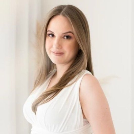Dra. Deborah Cristina Goulart Ferreira