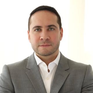 Dr. Fernando Simões