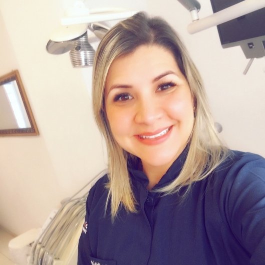 Nivia Lemos