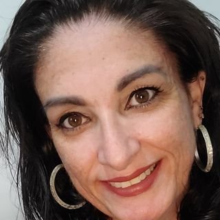 Cristiane Martins Debortoli