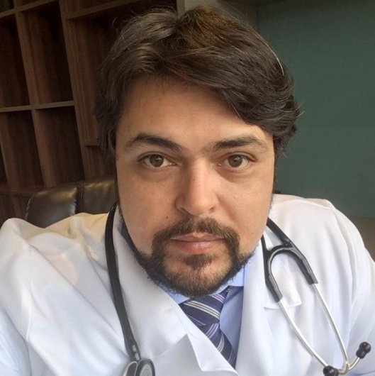 Dr. Fernando Ribeiro Manna