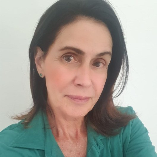 Dra. Stela César de Bulhoes