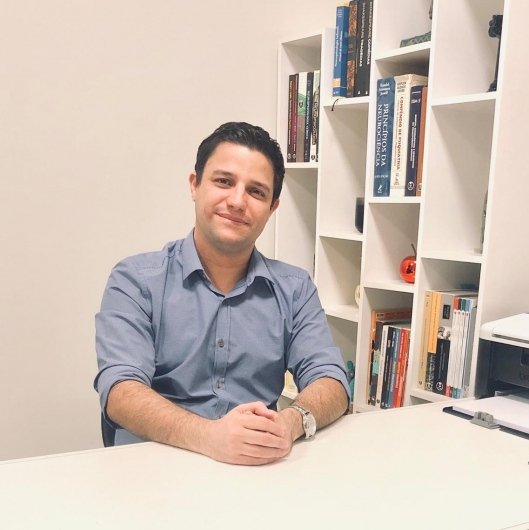 Dr. Guilherme Schezzi Botelho