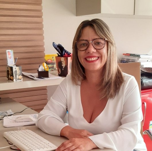 Dra. Valéria de Souza Goncalves