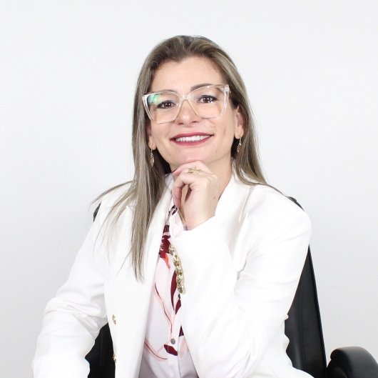 Dra. Ana Carla Celloni Hubner