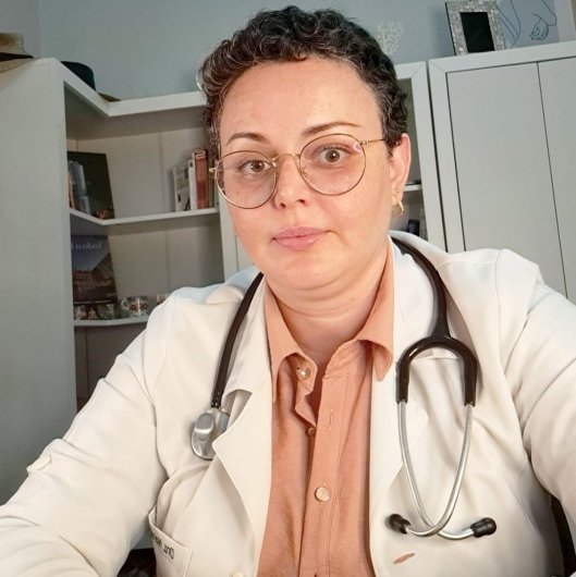 Dra. Natália Varella
