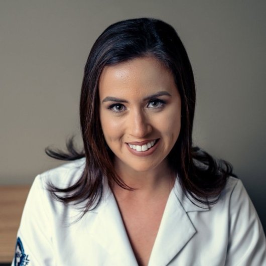 Dra. Christiane Lopes
