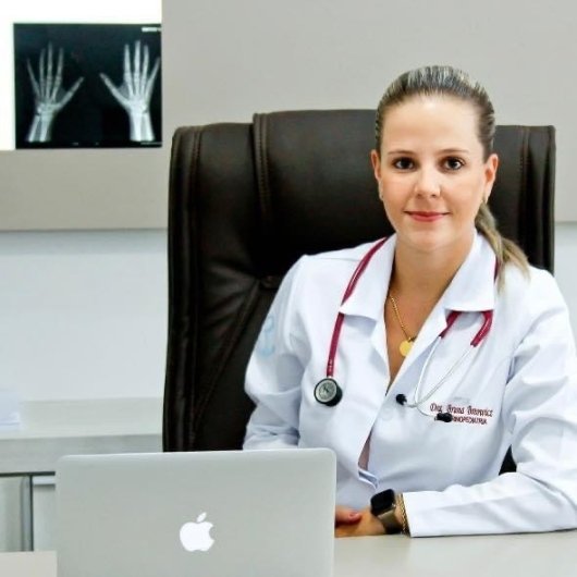 Dra. Bruna Breowicz de Bitencourt