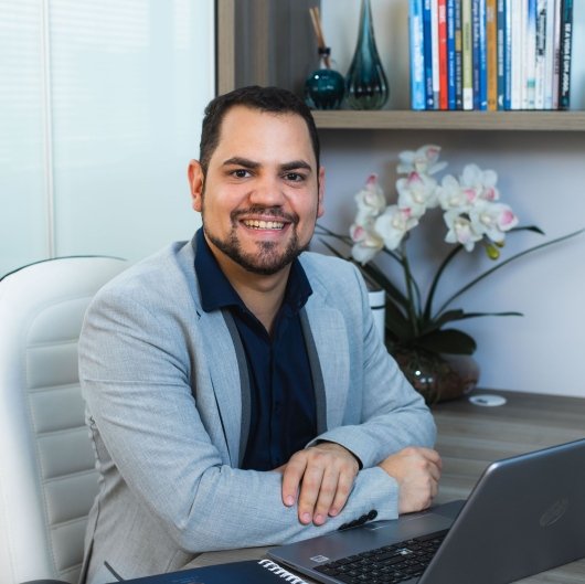 Dr. Eduardo Lopes