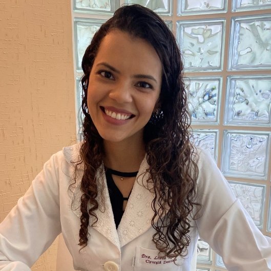 Dra. Livia Ribeiro Caponi