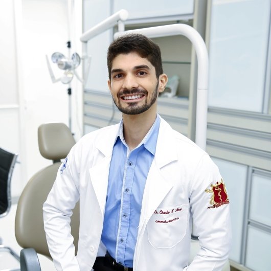 Dr. Charles Neves