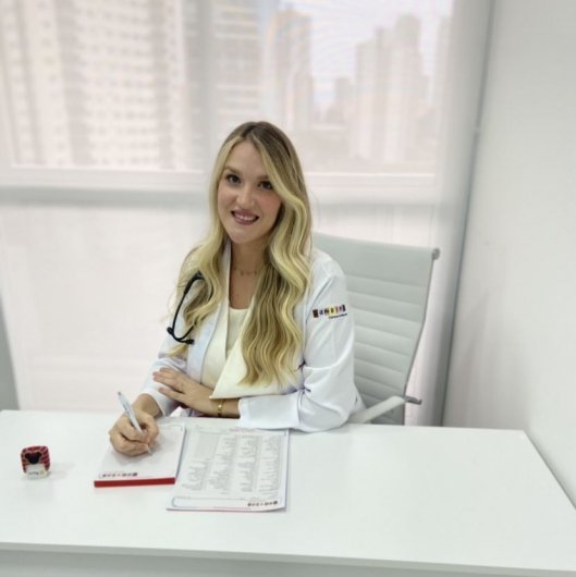 Dra. Mariana Mello