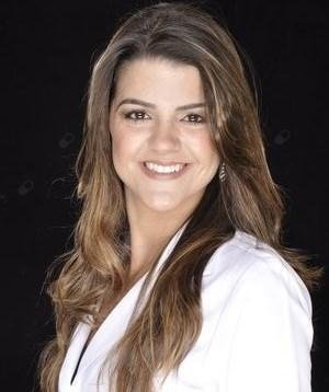 Dra. Gabriela Cesar Santana