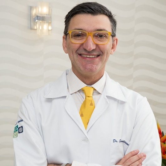 Dr. Sanderson Cauduro