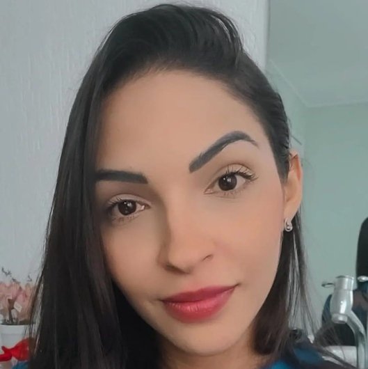 Dra. Cláudia Maciel