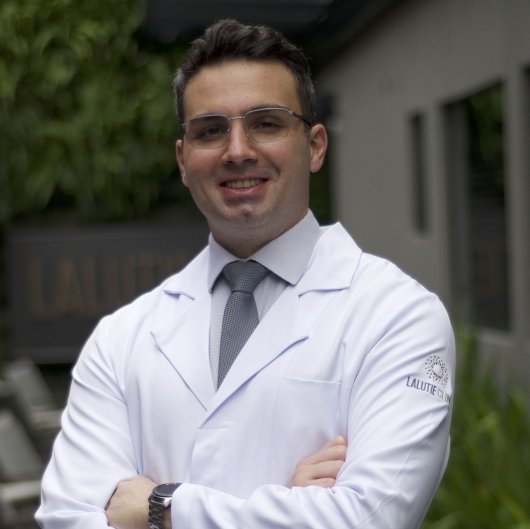Dr. Alberto De Carli