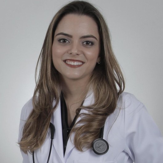 Dra. Leticia Bernardes Cunha