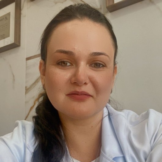 Dra. Alice Do Prado Valente Pocrifka