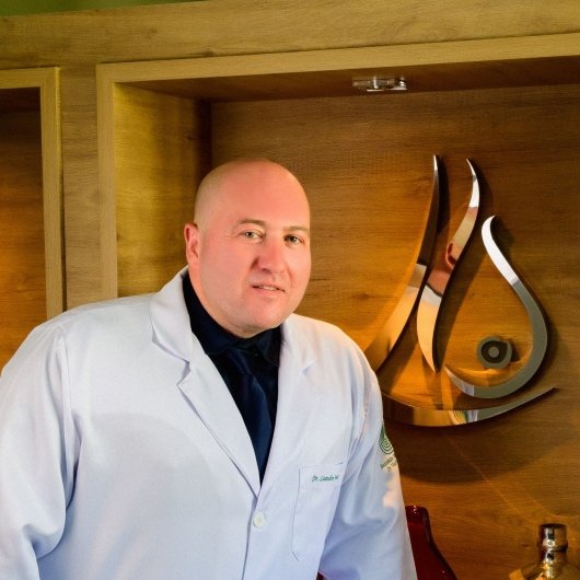 Dr. Leandro Facure