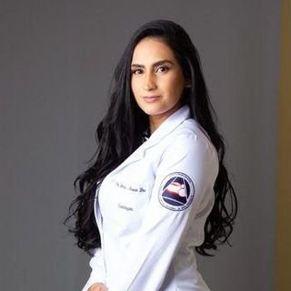 Dra. Letícia Moraes Lira