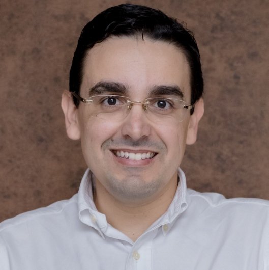 Dr. Marcio Magalhães