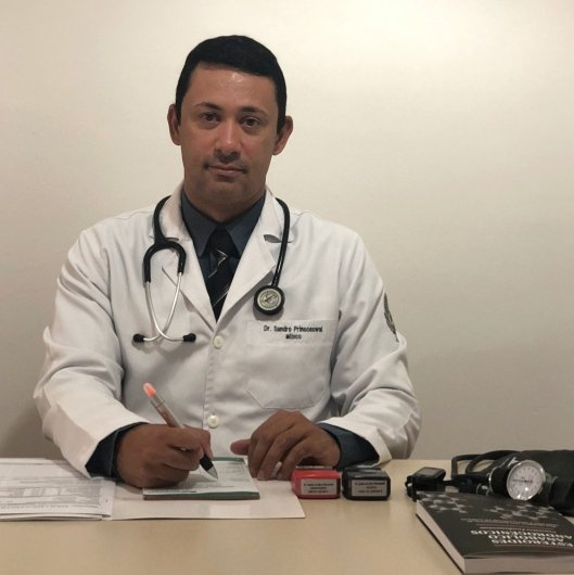 Dr. Sandro Prinsceswal
