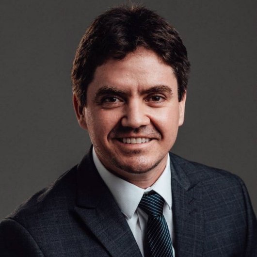 Dr. Gabriel Justi Schmidt