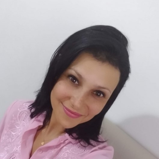 Dra. Luciana Peres garcia
