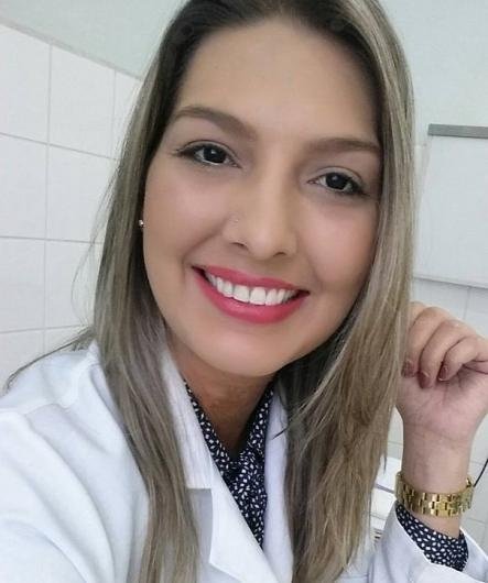 Dra. Heven Li Pereira