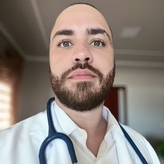 Dr. Jonas Souza