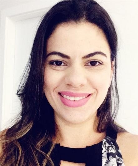 Dra. Cyntia Chaves Gomes de Freitas