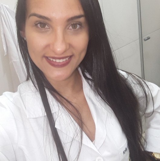 Dra. Kelly Meira