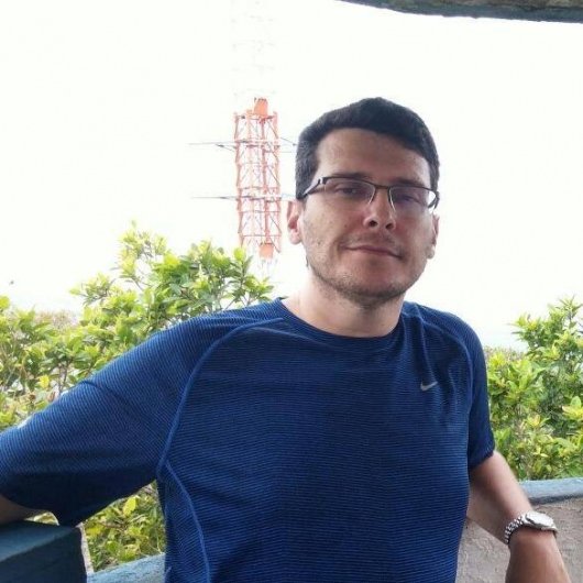 Dr. Carlos Marcos Tavares